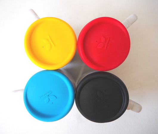 Sublimation mug with heart shape handle - a colorful silicone lid and stand